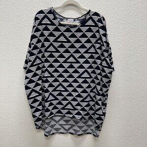 LuLaRoe Womens Plus 2XL 2X XXL Shirt Top Blouse T-Shirt White Black Geometric